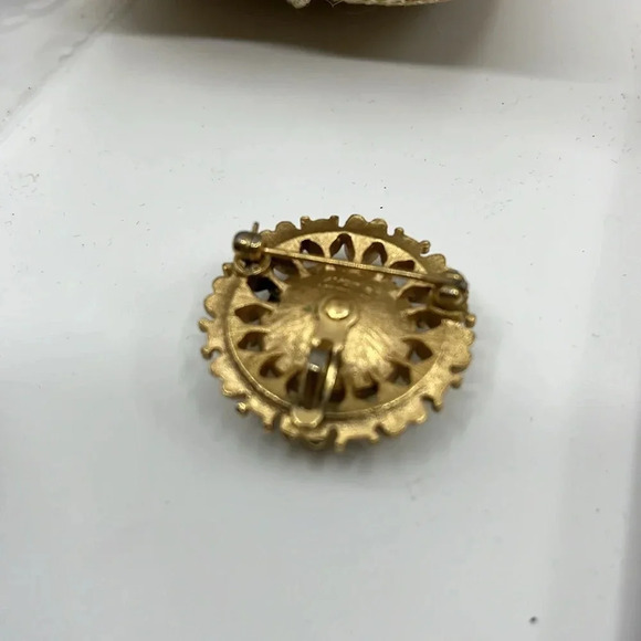 Vintage Avon Gold-Tone Flower Pin with Citrine & Peridot Rhinestones - Picture 3 of 8